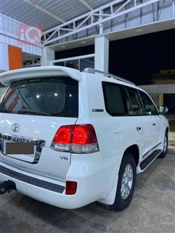 تۆیۆتا لاند کروزەر